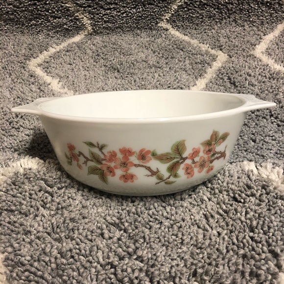 VINTAGE PYREX / England pink flowers dish 8” - Picture 2 of 10